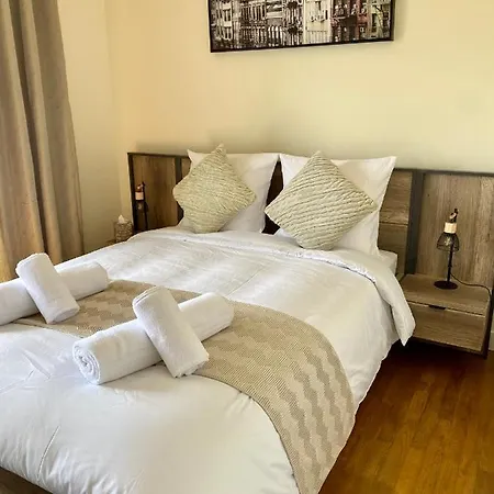 Maison Face A La Cite