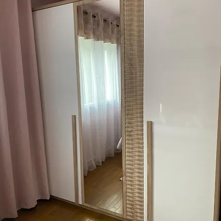 Maison Face A La Cite בית אירוח *