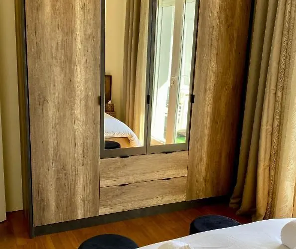 Quarto em Acomodações Particulares Maison Face à La Cité