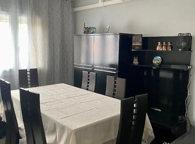 Maison Face à La Cité